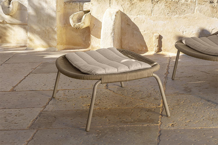 outdoor poufs + stools