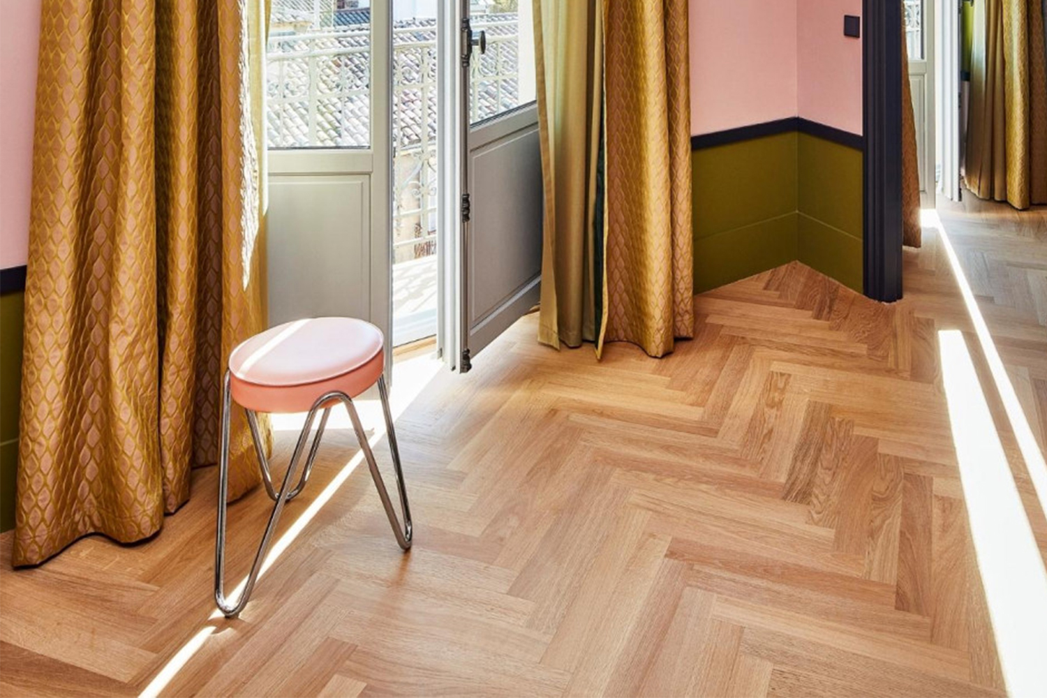 Apelle Jump Stool