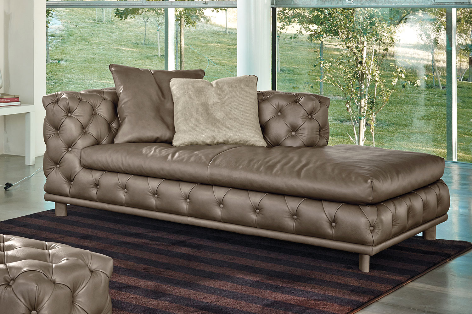 Aston Chaise