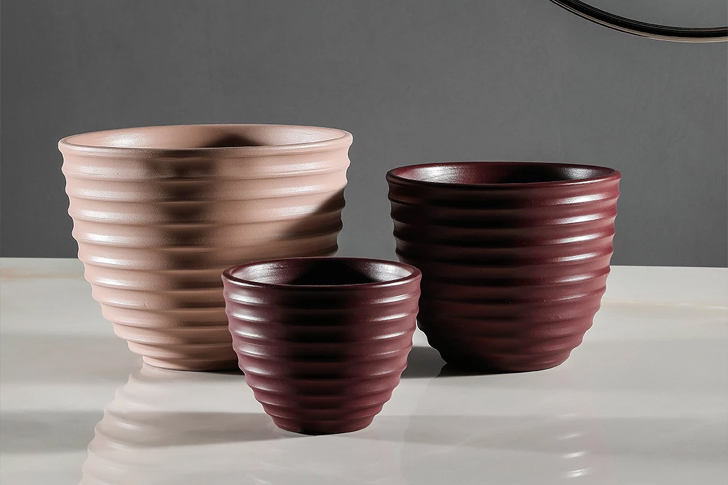 Bulbo Relief Vases