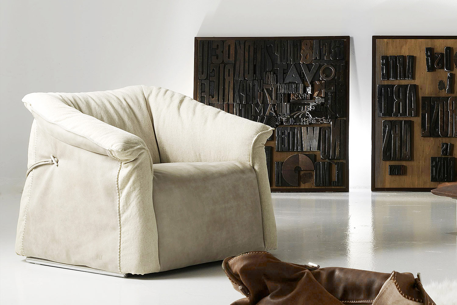Charlotte Armchair
