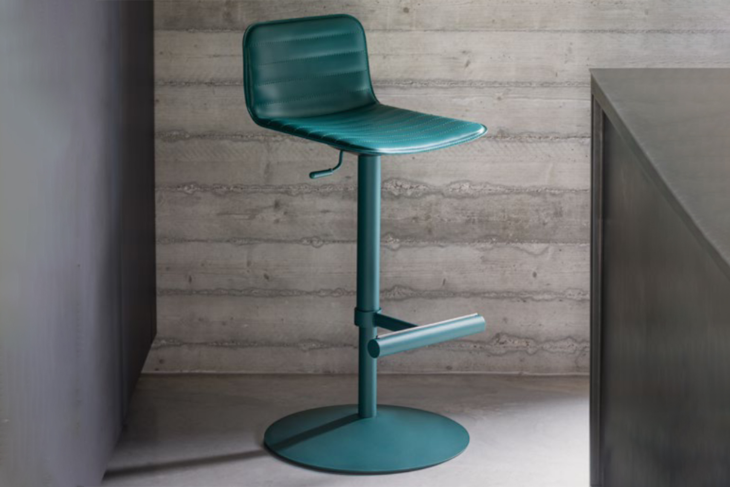 Cover Adjustable Bar Stool