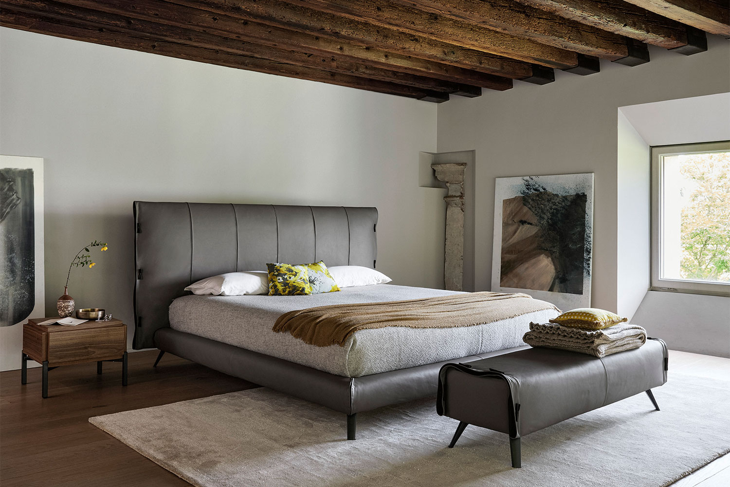 Cuff Bed