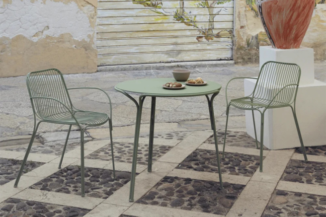 Hiray Bistro Table by Kartell | room service 360°