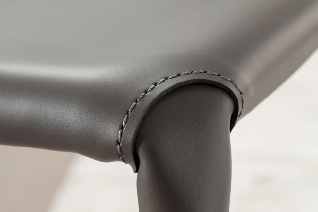 Lunette Hard Leather Dining Chair by Ozzio Italia | room service 360°