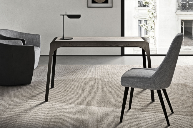 Releve Desk