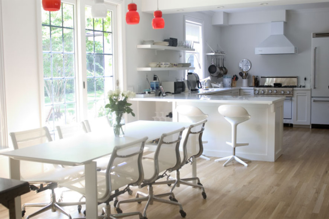 Spoon Bar Stool by Kartell | room service 360°
