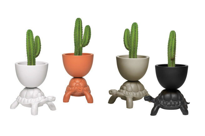 Turtle Carry Planter by Qeeboo | room service 360