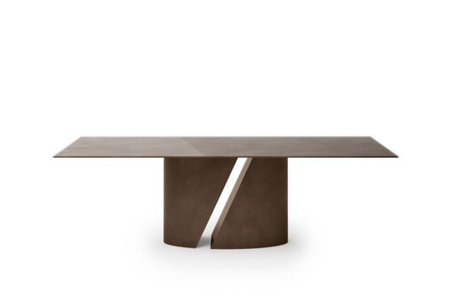 Lago Wadi Dining Table