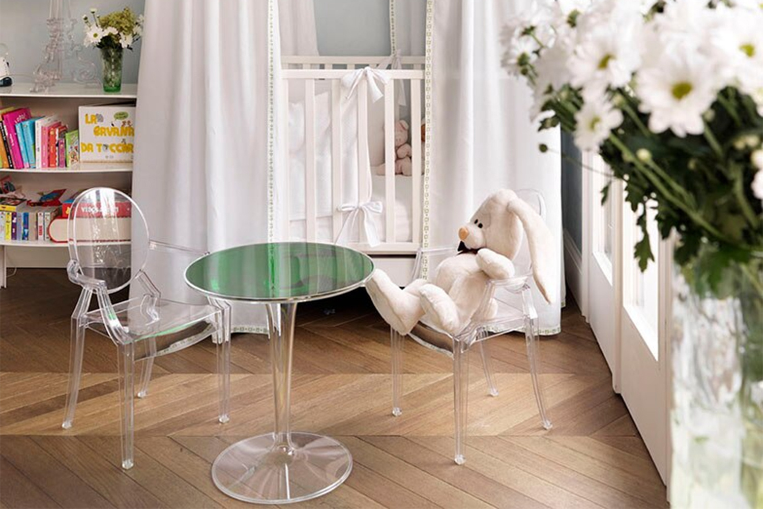 loulou-ghost-dining-chair-05.jpg
