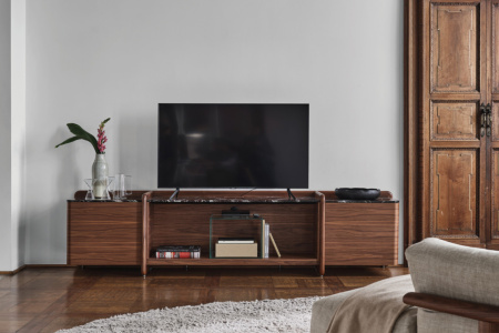 Akeru TV Stand