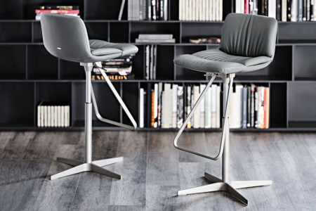 Axel X Bar Stool