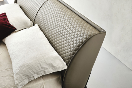Ayrton Bed