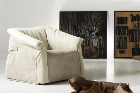 Charlotte Armchair