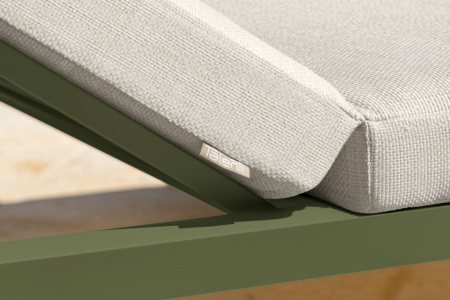 Cleo Alu Chaise Lounge