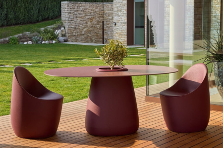 Cobble Dining Table with Planter