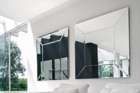 Costantia Mirror