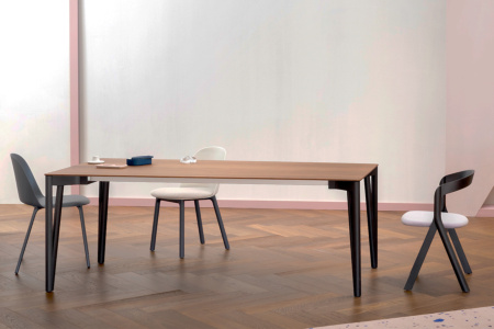 Decapo Dining Table