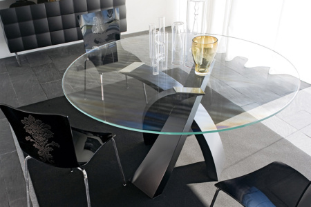 Eliseo Dining Table