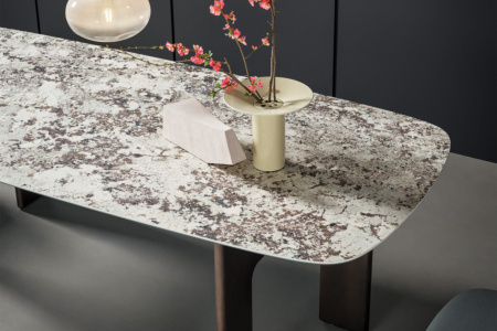 Hippos Dining Table