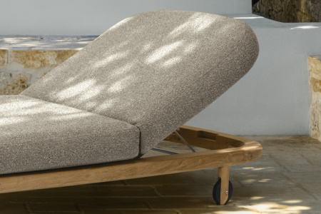 Karen Chaise Lounge