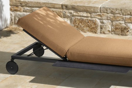 Leaf Chaise Lounge