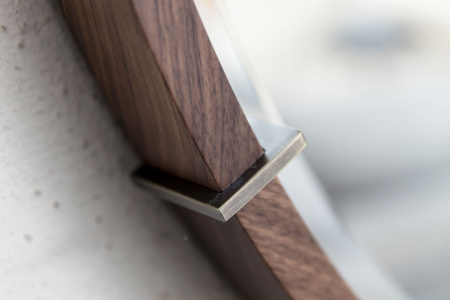 Levante Mirror