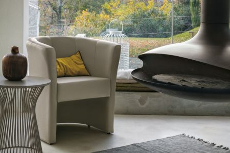 Linda Armchair