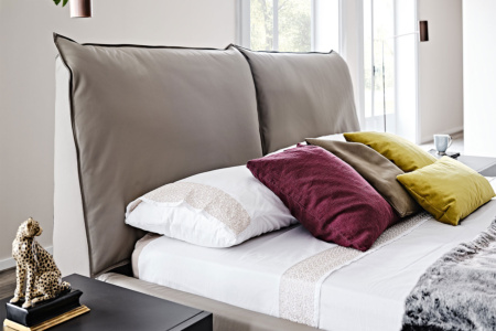 Lukas Bed