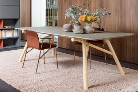 Maestro Dining Table