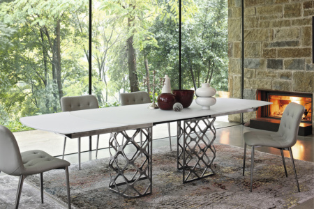 Majesty Extension Dining Table