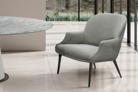 Medea Lounge Chair