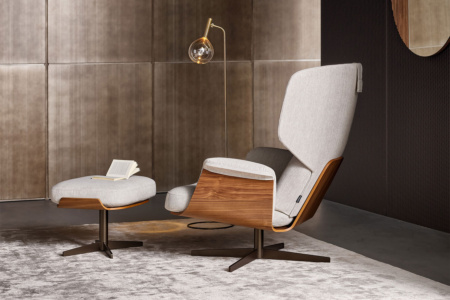 Olos Bergere Lounge Chair