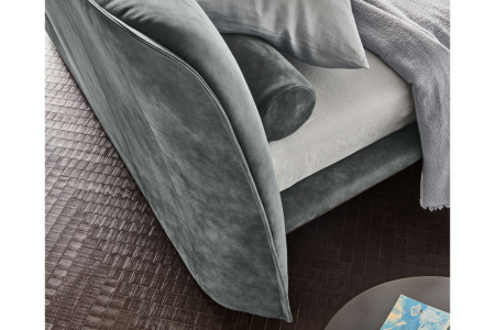 Peplo Bed