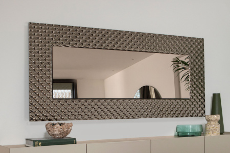 Pitti Mirror