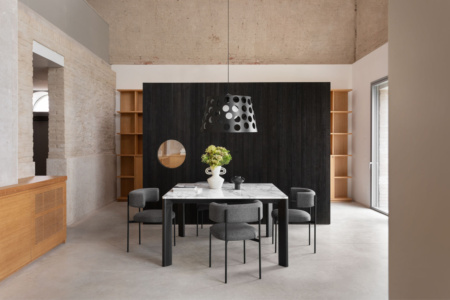 Planum Dining Table