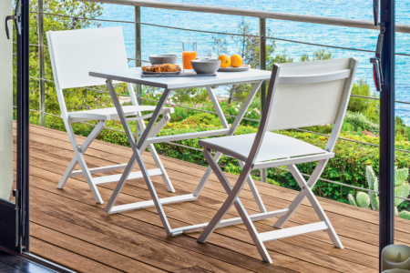 Queen Folding Chair