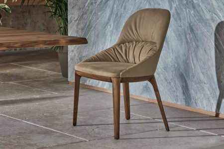 Queen Wood Dining Chair