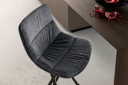 Roy Bar Stool