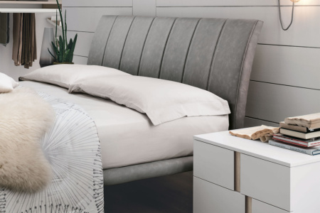 Seven Bed