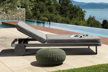 Slam Chaise Lounge