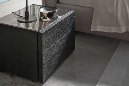 Status Nightstand