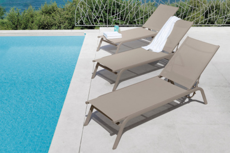 Step Chaise Lounge