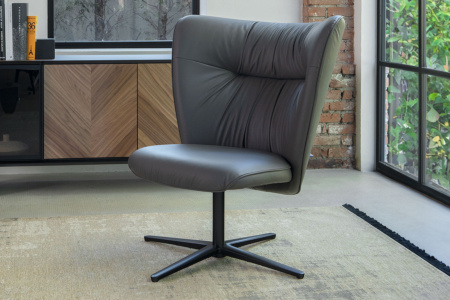 Tender Lounge Chair