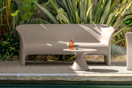 Tweet Sofa