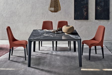 Versus Dining Table