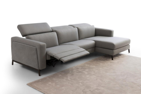 Wagner Sectional Sofa With Recliner