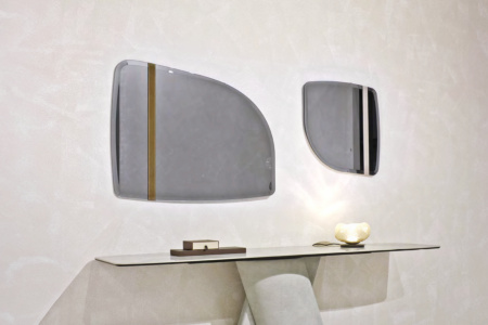 Zoom Shaped Mirror