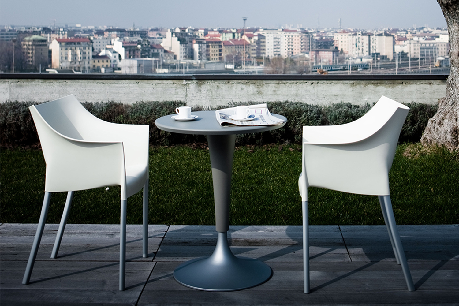 Dr. No Dining Chair (Set of 2) by Kartell | room service 360°