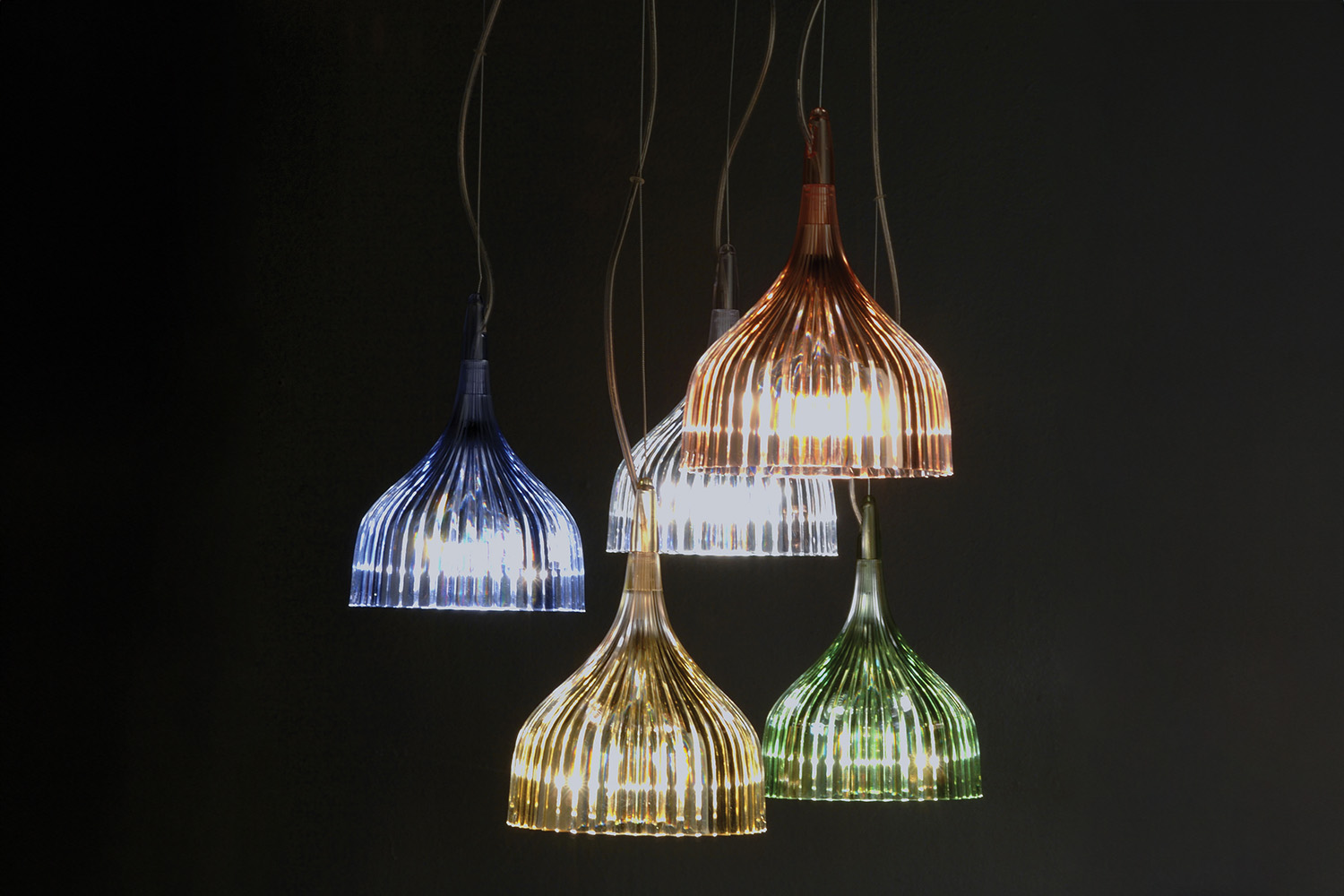 É Pendant Light